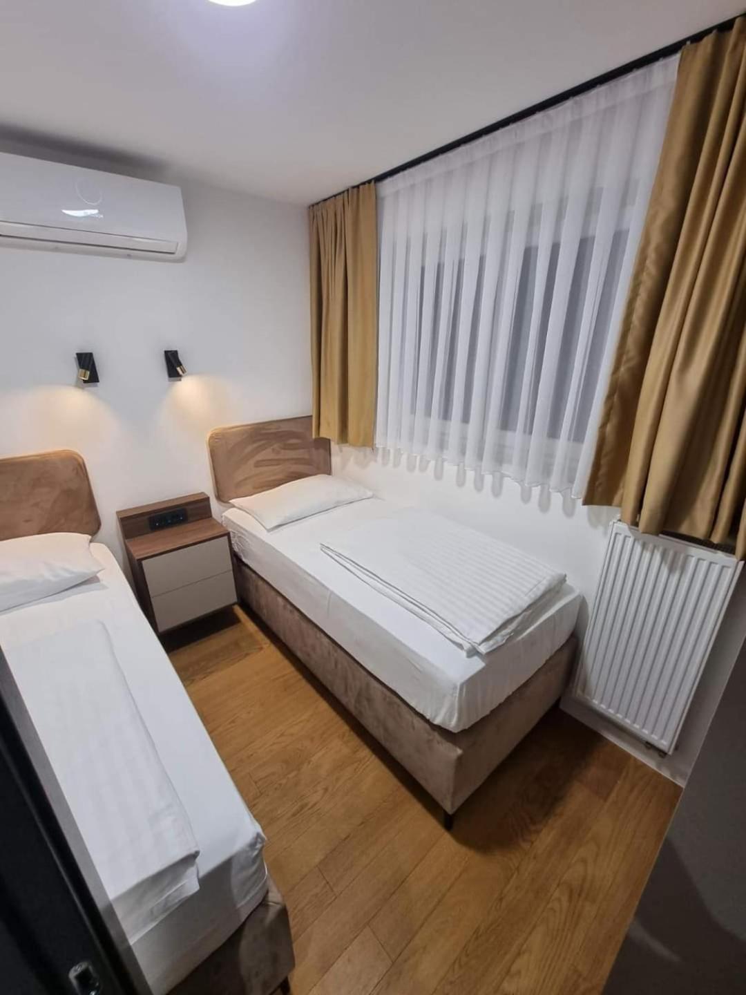 Osijek Luxury Center - Self Check In, Free Private Parking, Ulica Ivana Gundulica 82アパートメント エクステリア 写真