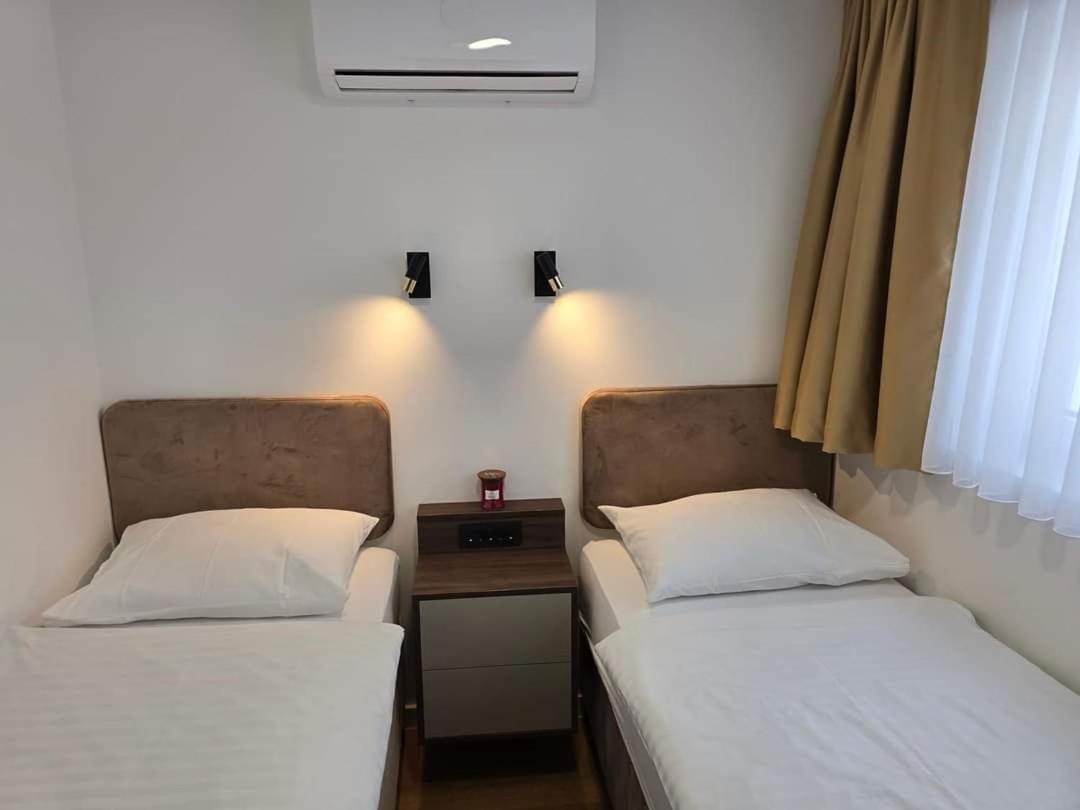 Osijek Luxury Center - Self Check In, Free Private Parking, Ulica Ivana Gundulica 82アパートメント エクステリア 写真
