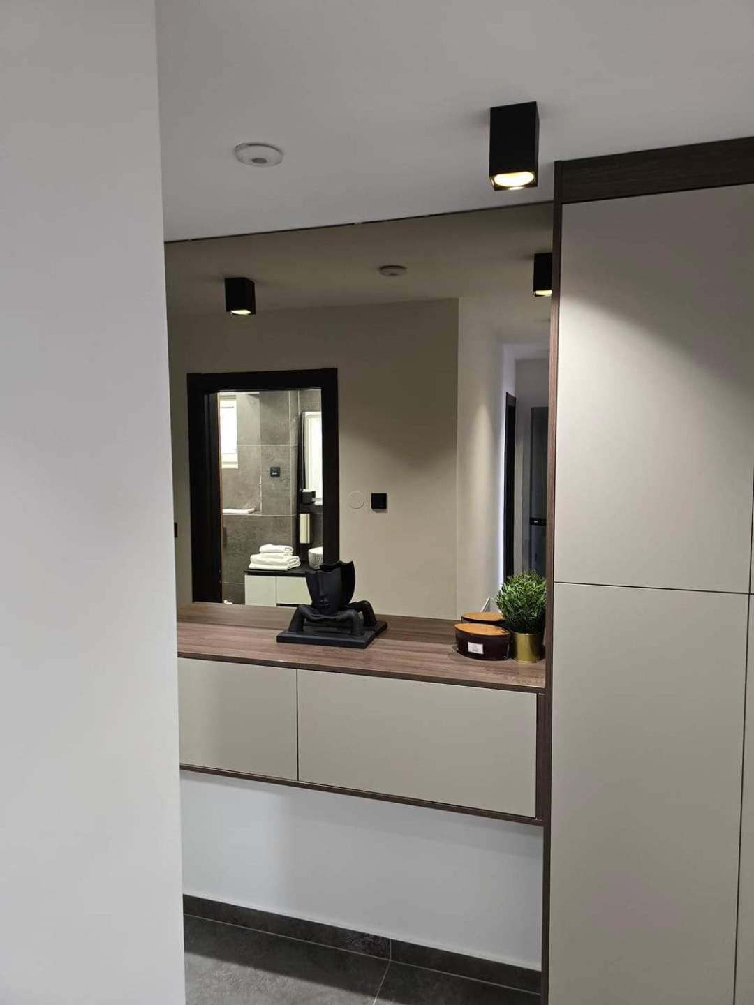 Osijek Luxury Center - Self Check In, Free Private Parking, Ulica Ivana Gundulica 82アパートメント エクステリア 写真