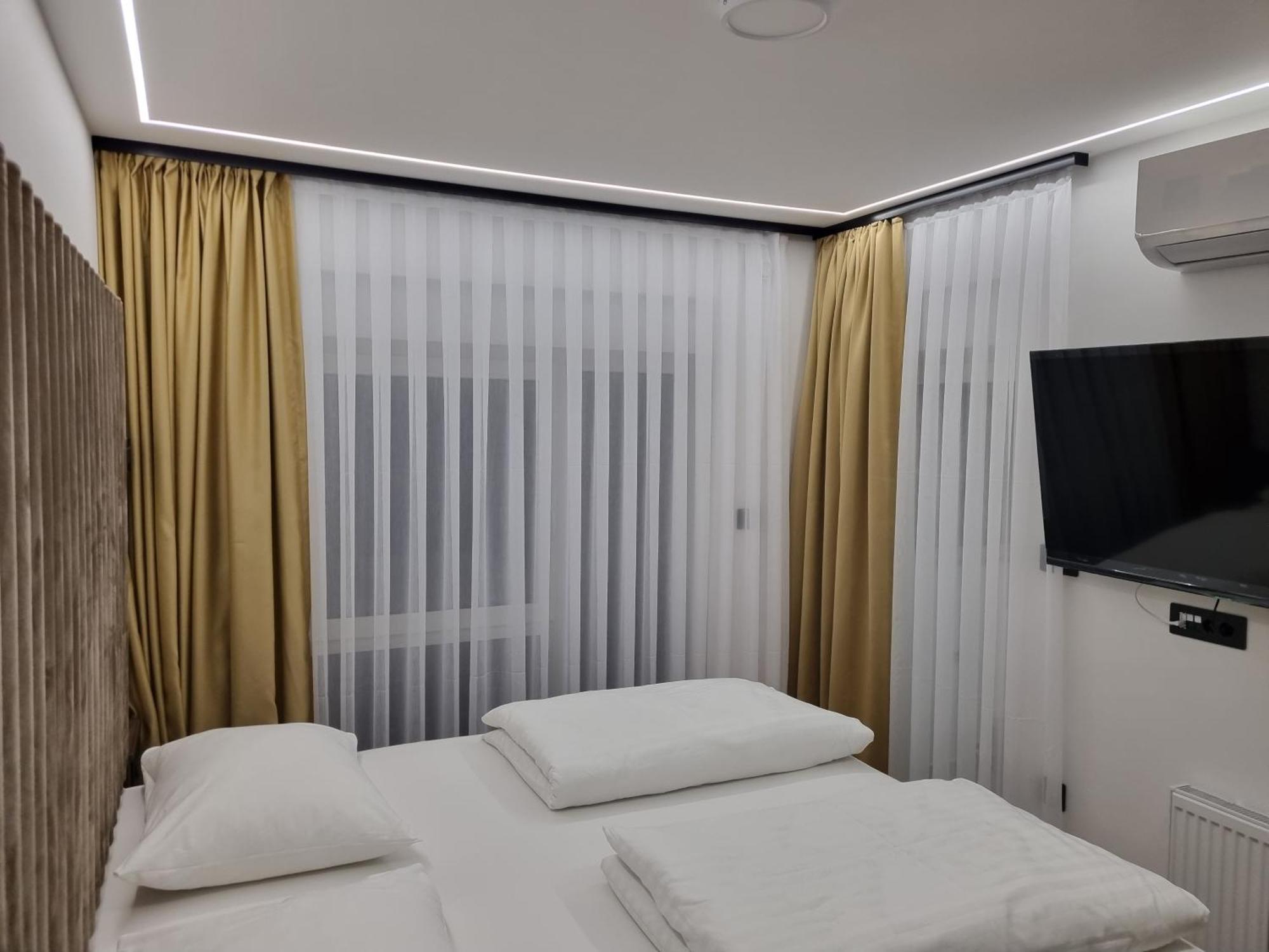Osijek Luxury Center - Self Check In, Free Private Parking, Ulica Ivana Gundulica 82アパートメント エクステリア 写真