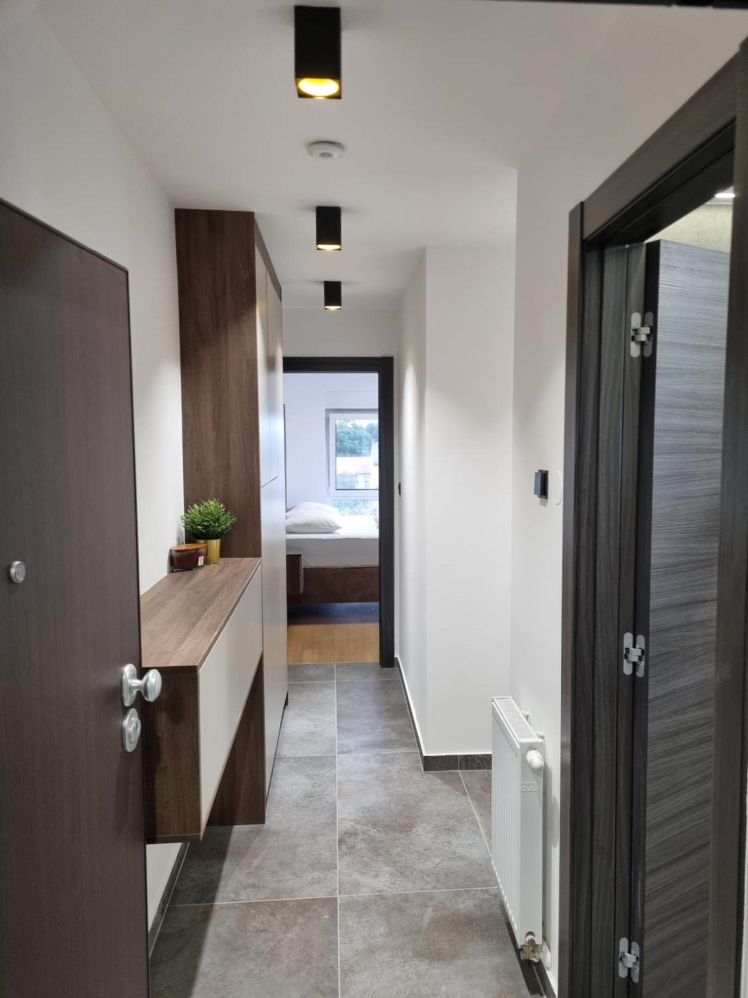 Osijek Luxury Center - Self Check In, Free Private Parking, Ulica Ivana Gundulica 82アパートメント エクステリア 写真