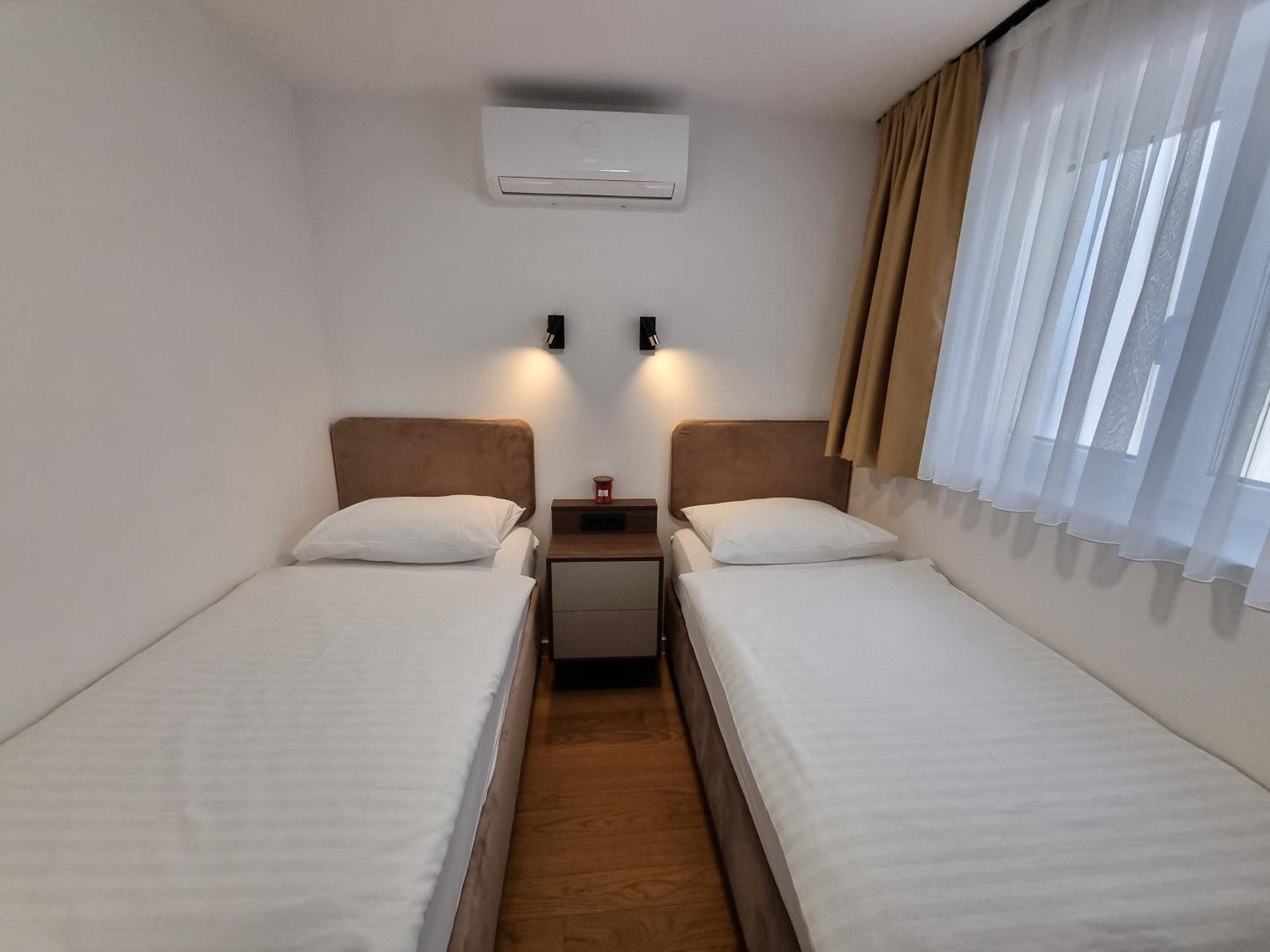 Osijek Luxury Center - Self Check In, Free Private Parking, Ulica Ivana Gundulica 82アパートメント エクステリア 写真